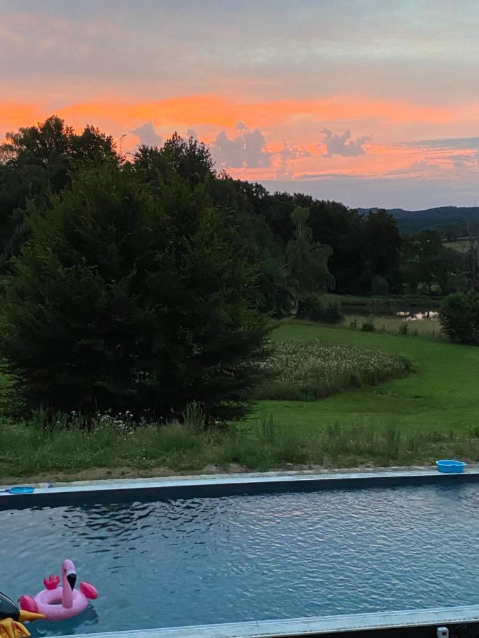 Une Pause En Correze Sarroux Екстериор снимка